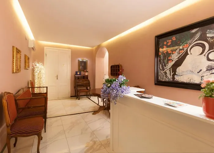 Hotel Joli